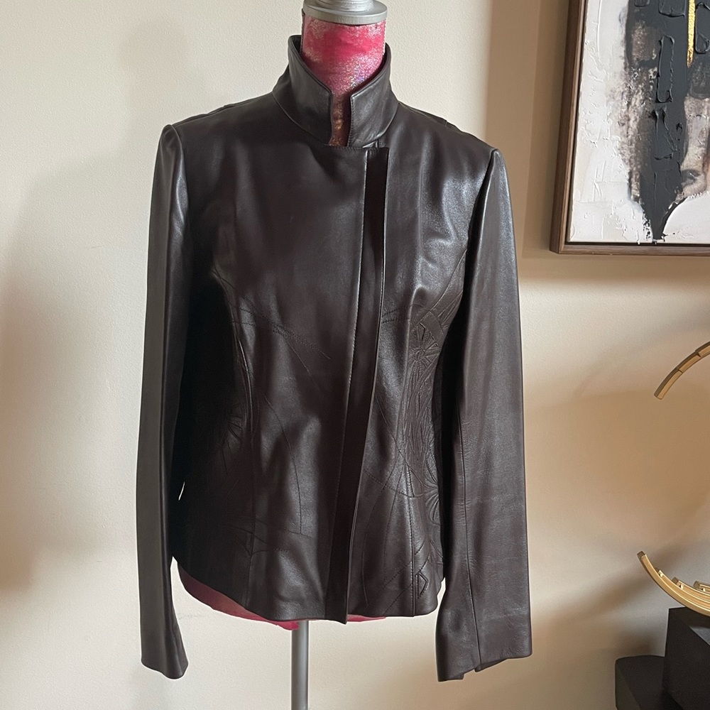 Embroidered leather jacket - Picture 4 of 11